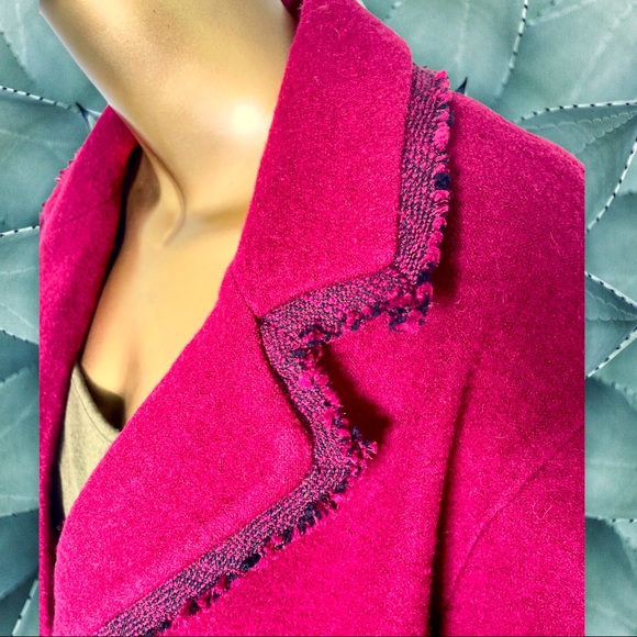 Gorgeous frayed ends boiled wool sweater-jacket by Karl Lagerfeld Paris - Picture 7 of 8